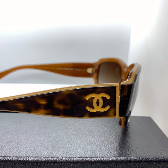 AUTHENTIC CHANEL VINTAGE SUNGLASSES - Picture 3 of 8